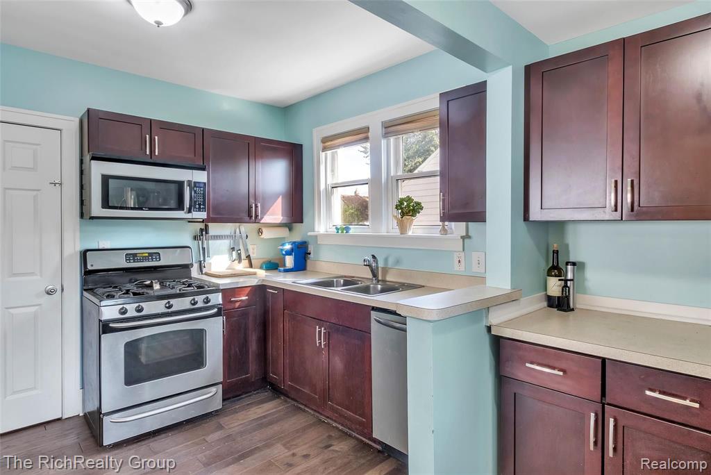 2655 Kenmore Road Berkley, MI 48072 - Photo 18 of 32