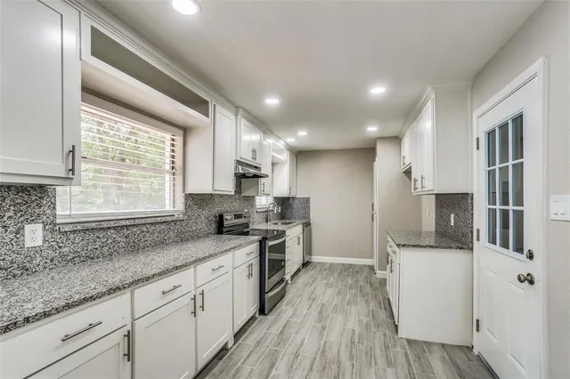 $329,000 | 702 Chestnut Drive, Arlington, TX 76012