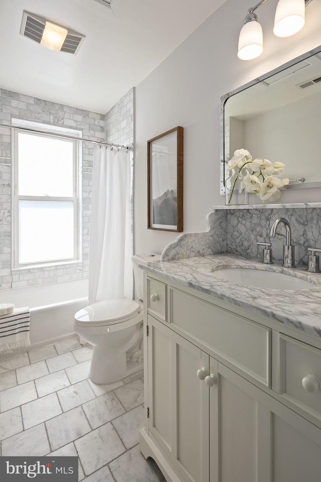 523 F Street Northeast Washington, DC 20002 - Photo 29 of 38 Second full bath