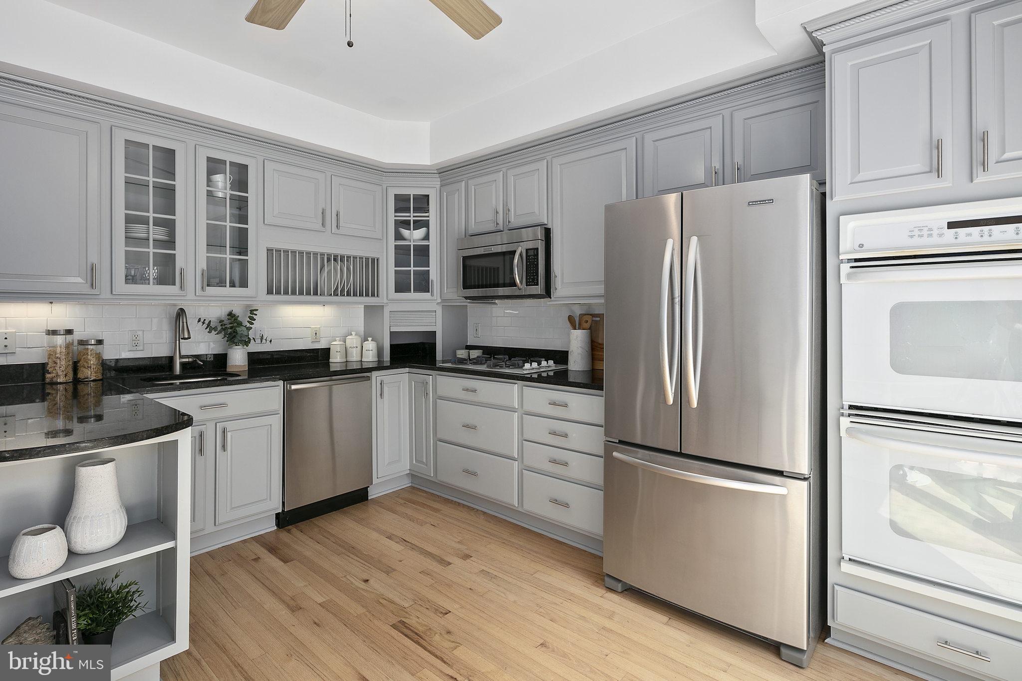 523 F Street Northeast Washington, DC 20002 - Photo 10 of 38 Stainless steel appliances