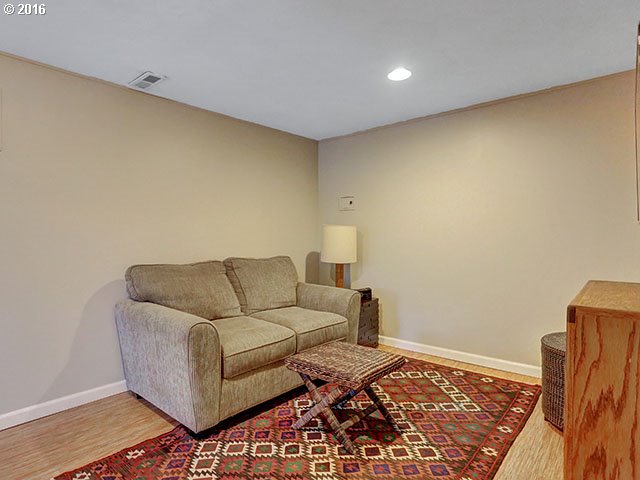 5639 Southwest Florida Street Portland, OR 97219 - Photo 12 of 28 Family Room