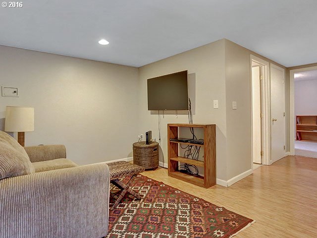 5639 Southwest Florida Street Portland, OR 97219 - Photo 13 of 28 Family Room