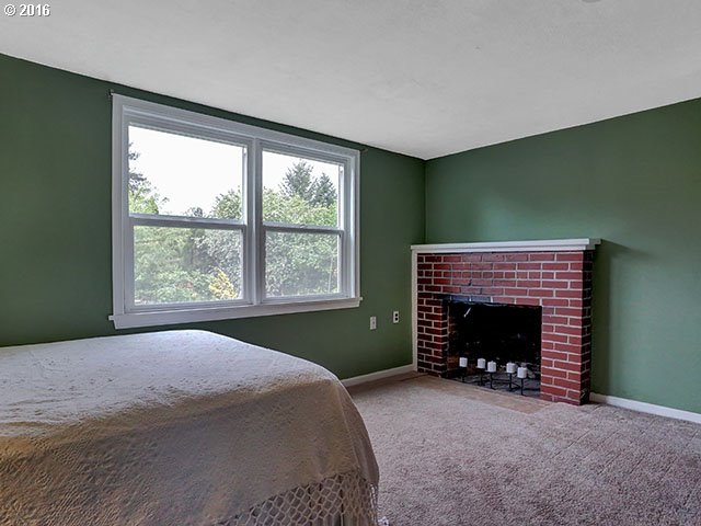 5639 Southwest Florida Street Portland, OR 97219 - Photo 17 of 28 Bedroom