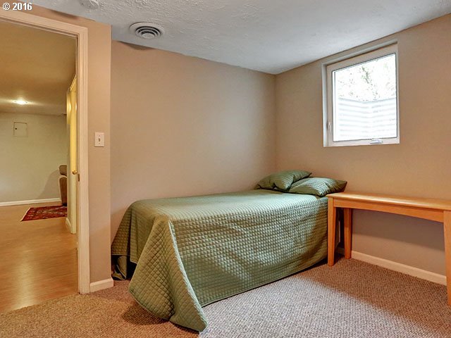 5639 Southwest Florida Street Portland, OR 97219 - Photo 18 of 28 Bedroom