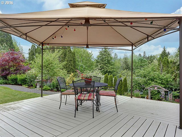 5639 Southwest Florida Street Portland, OR 97219 - Photo 24 of 28 Deck