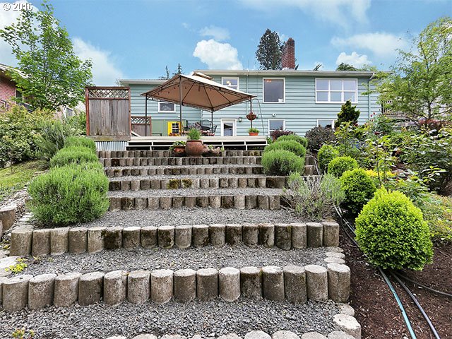 5639 Southwest Florida Street Portland, OR 97219 - Photo 28 of 28 Backyard