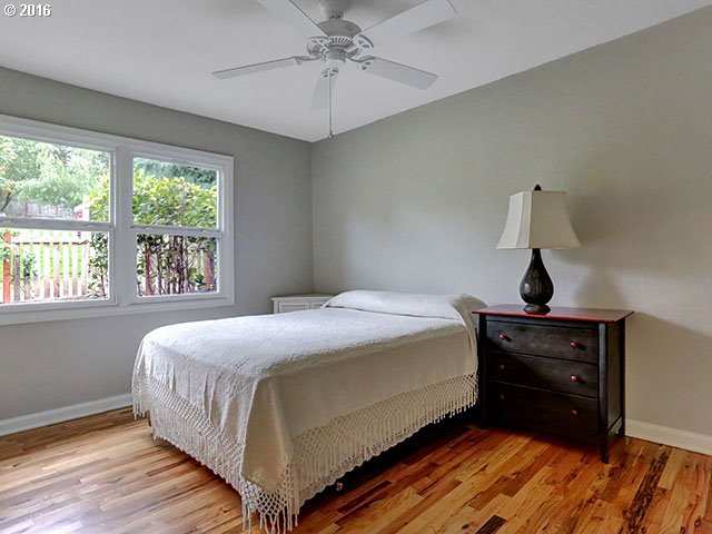 5639 Southwest Florida Street Portland, OR 97219 - Photo 9 of 28 Bedroom, Primary