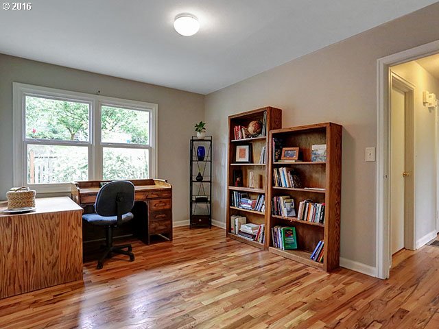 5639 Southwest Florida Street Portland, OR 97219 - Photo 10 of 28 Bedroom