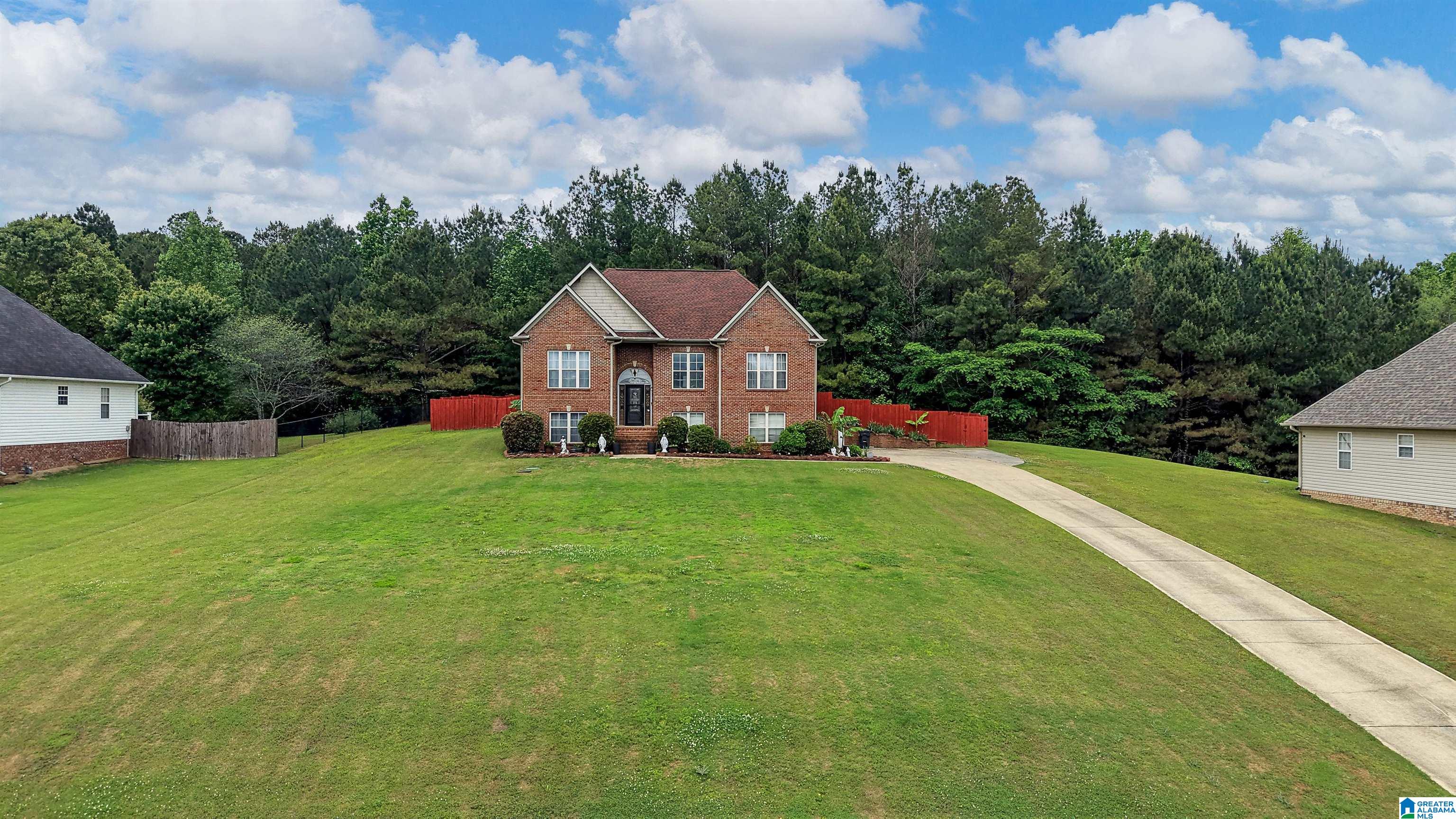 715 Ridgefield Way Odenville, AL 35120 - Photo 2 of 39 Gallery Image 2
