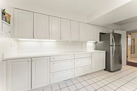 $1,000,000 | 5135 Edloe Street, Houston, TX 77005