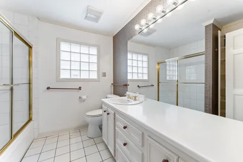 $1,000,000 | 5135 Edloe Street, Houston, TX 77005