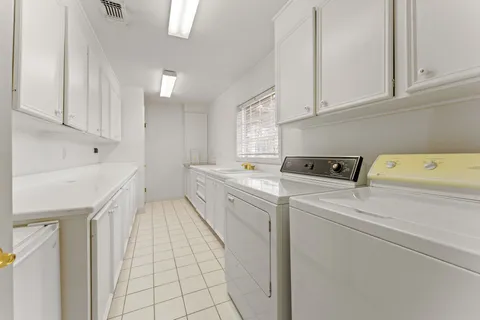 $1,000,000 | 5135 Edloe Street, Houston, TX 77005