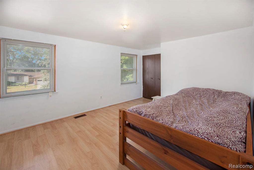1635 Dennett Lane Rochester, MI 48307 - Photo 9 of 19