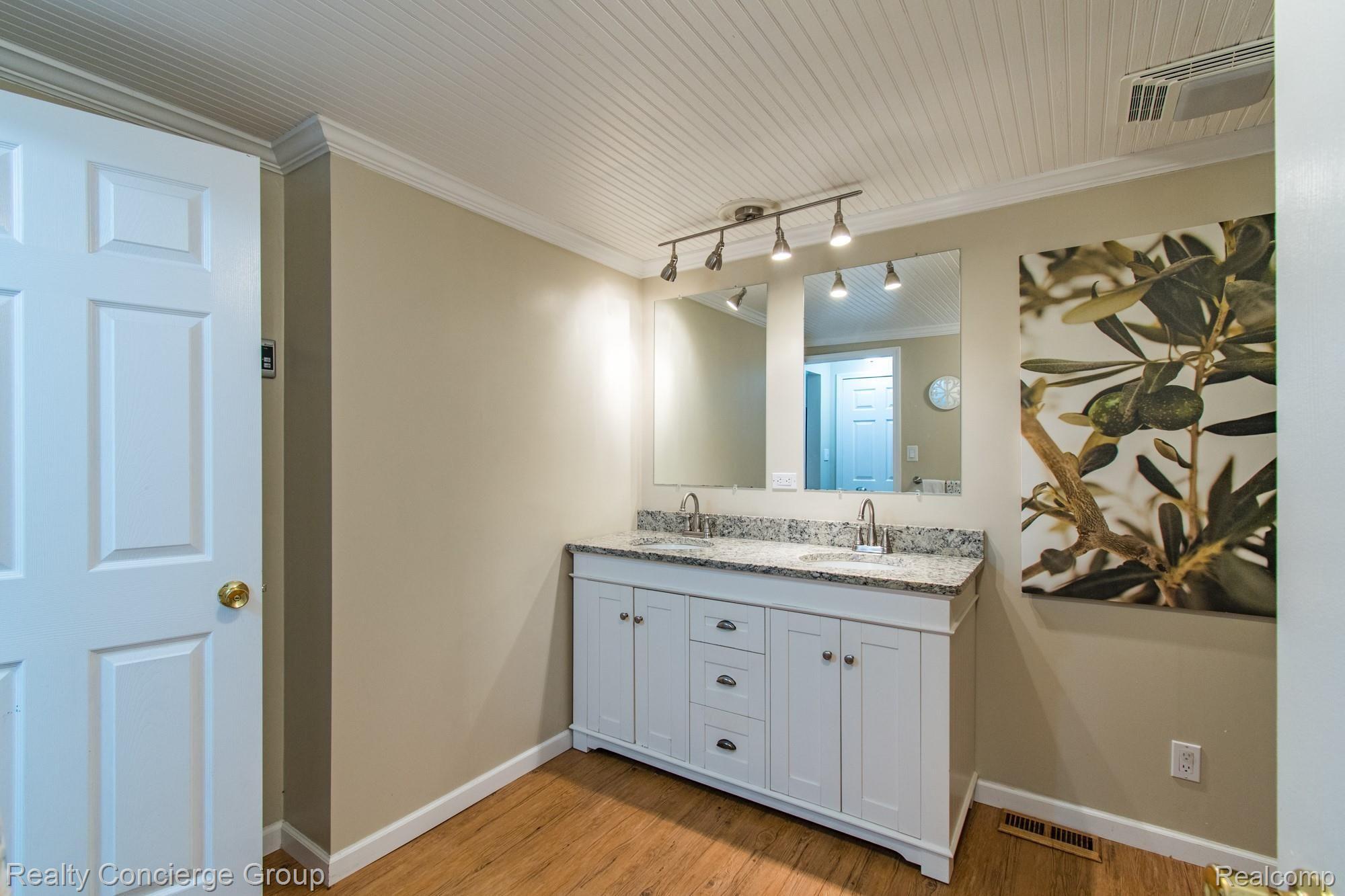 4322 Pleasant Valley Road Brighton, MI 48114 - Photo 16 of 29 Pleasant Valley-20.jpg