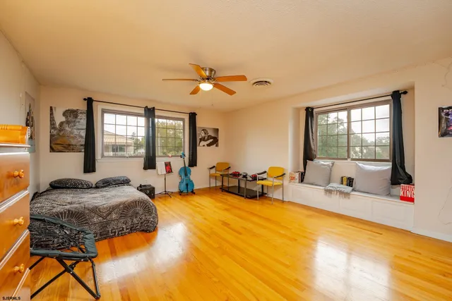 $899,900 | 202 English Lane, Northfield, NJ 08225