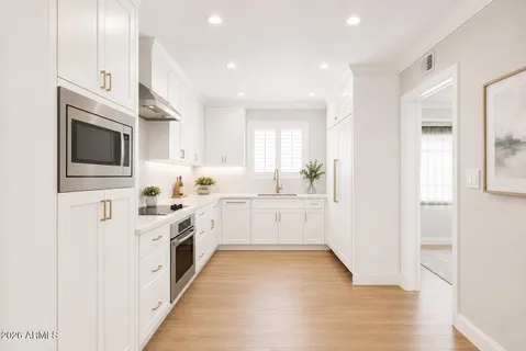 $749,000 | 3421 East Camelback Road, Phoenix, AZ 85018