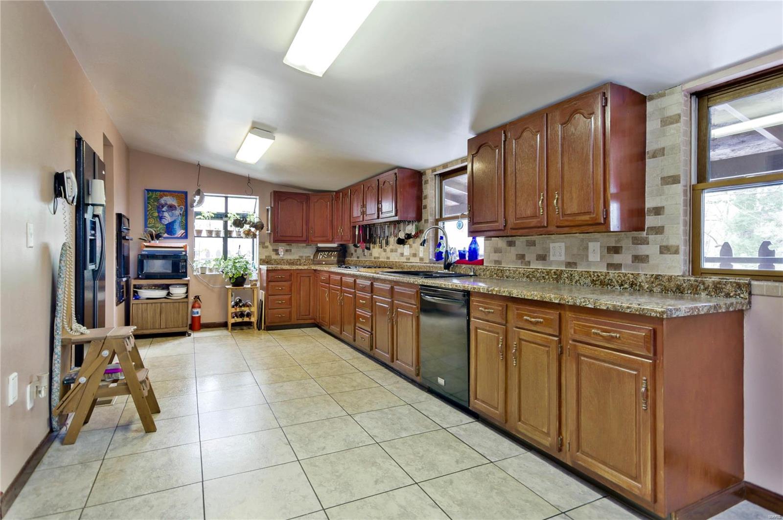 112 South Mulberry Road Collinsville, IL 62234 - Photo 15 of 27 Gallery Image 15