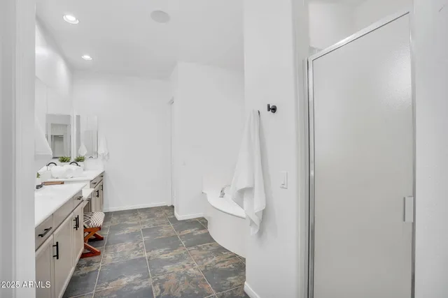 $4,000 | 4756 East Ironhorse Road, Gilbert, AZ 85297