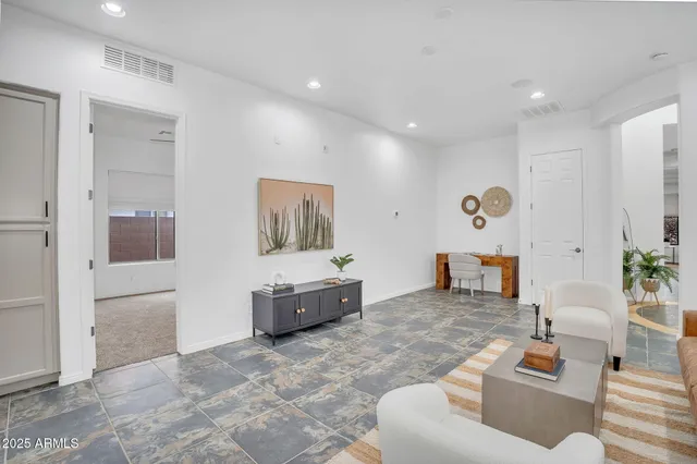 $4,000 | 4756 East Ironhorse Road, Gilbert, AZ 85297