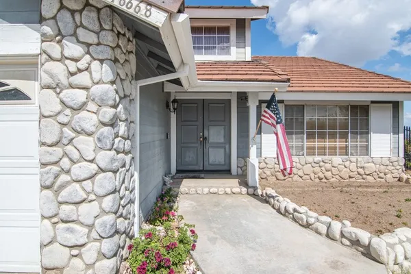 $739,000 | 16668 Lake Knoll Parkway, Riverside, CA 92503