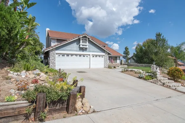 $739,000 | 16668 Lake Knoll Parkway, Riverside, CA 92503