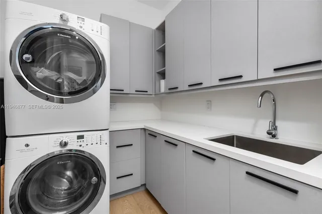 $8,950,000 | 2675 South Bayshore Drive, Unit 1602S, Miami, FL 33133