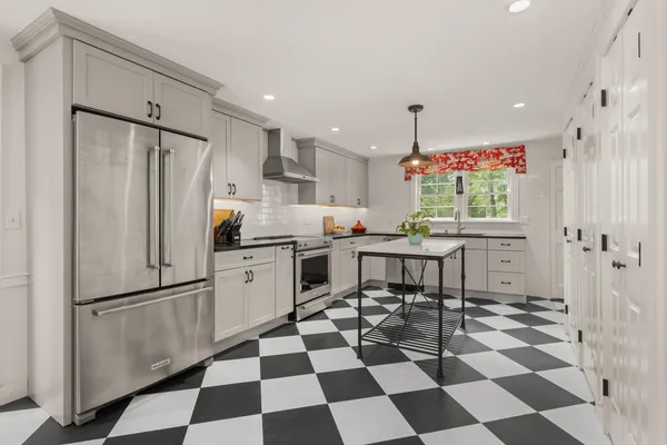 $1,280,000 | 4 Elm Hill Road, Peterborough, NH 03458