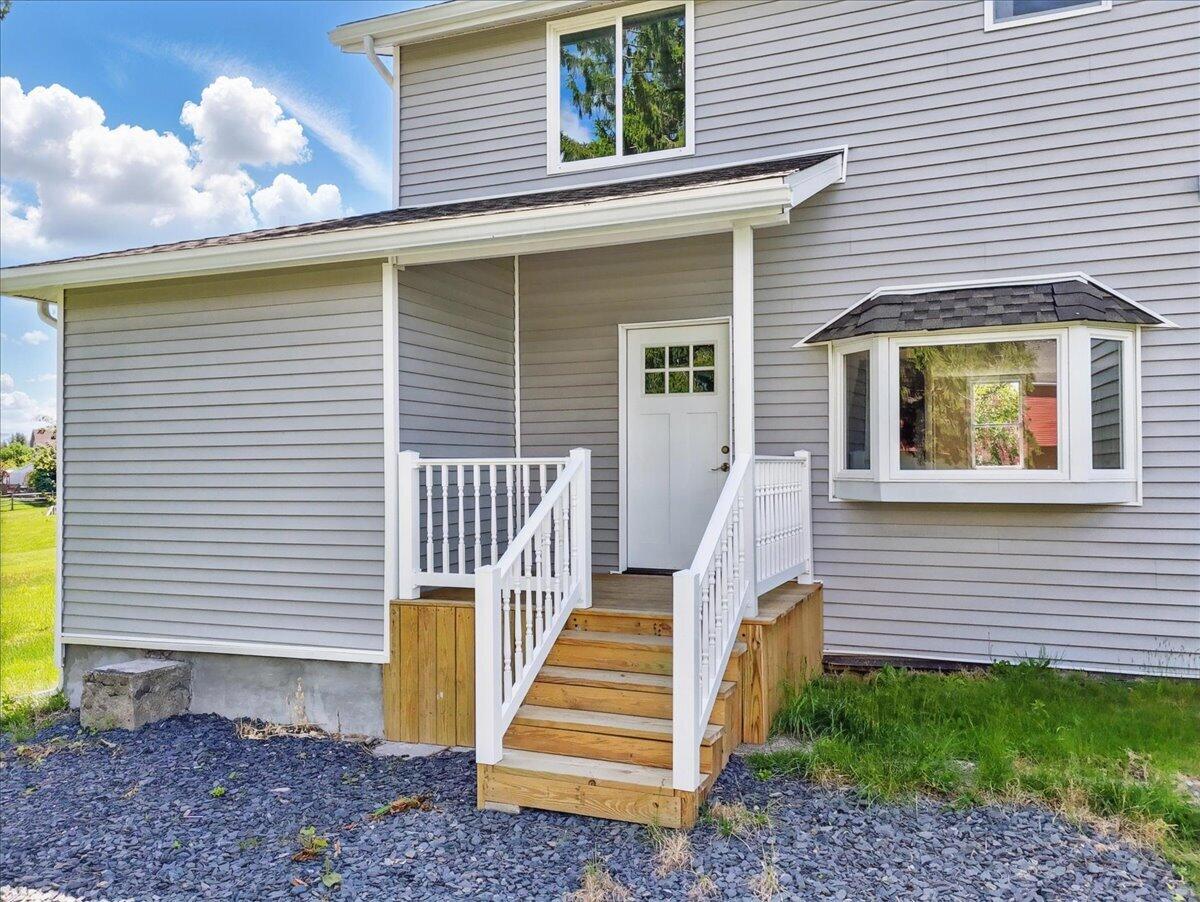1652 Bonser Road Saylorsburg, PA 18353 - Photo 4 of 62 a front view of a house with a yard