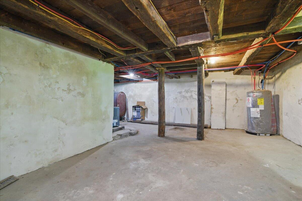 1652 Bonser Road Saylorsburg, PA 18353 - Photo 42 of 62 a view of empty room with wooden floor