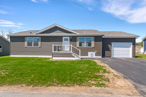 $349,900 | 16 Colony Lane, Kittery, ME 03904