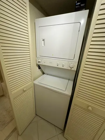 $1,950 | 1801 North Flagler Drive, Unit 538, West Palm Beach, FL 33407