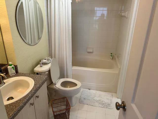$1,950 | 1801 North Flagler Drive, Unit 538, West Palm Beach, FL 33407