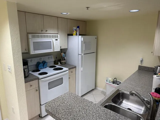 $1,950 | 1801 North Flagler Drive, Unit 538, West Palm Beach, FL 33407