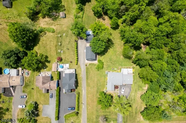 $3,300 | 1109 Highway 202, Bedminster, NJ 07921