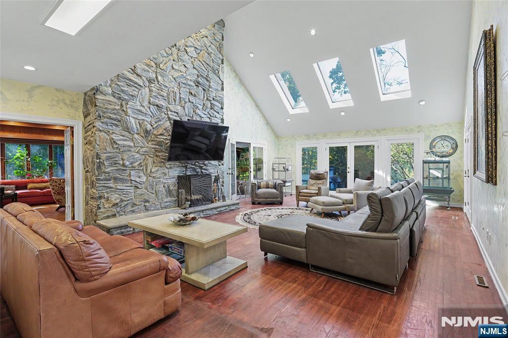 9 Cameron Road Saddle River, NJ 07458 - Photo 10 of 50 Gallery Image 10
