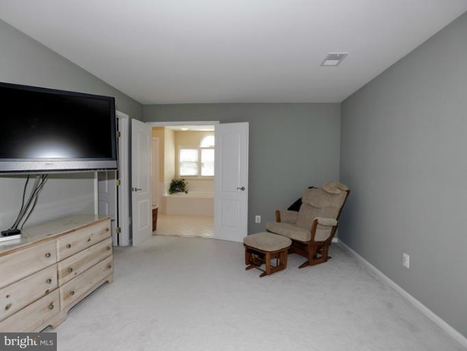 10498 Dunn Meadow Road Vienna, VA 22182 - Photo 12 of 30 Bedroom (Master)