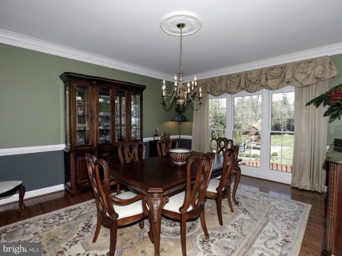 10498 Dunn Meadow Road Vienna, VA 22182 - Photo 14 of 30 Dining Room