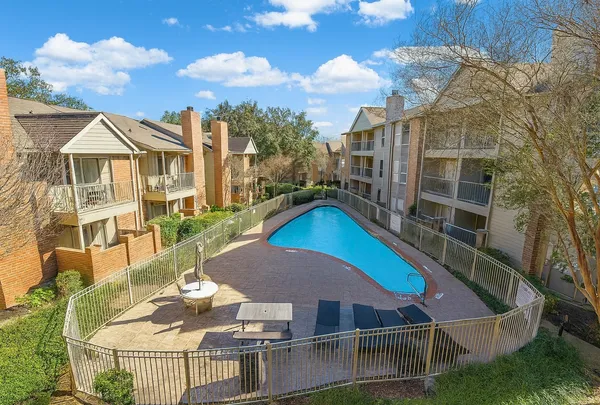 $154,990 | 11201 Lynbrook Drive, Unit 3504, Houston, TX 77042