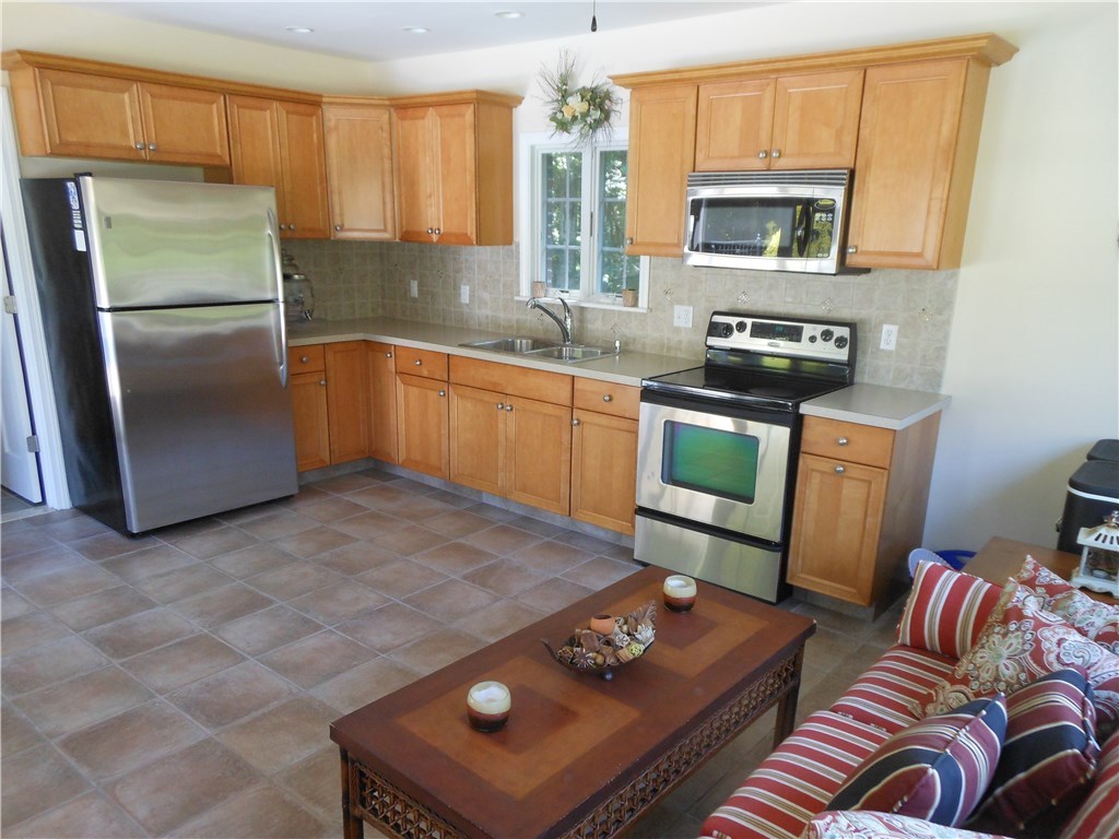 16 Spur Road Foster, RI 02825 - Photo 36 of 43 CABANA INTERIOR