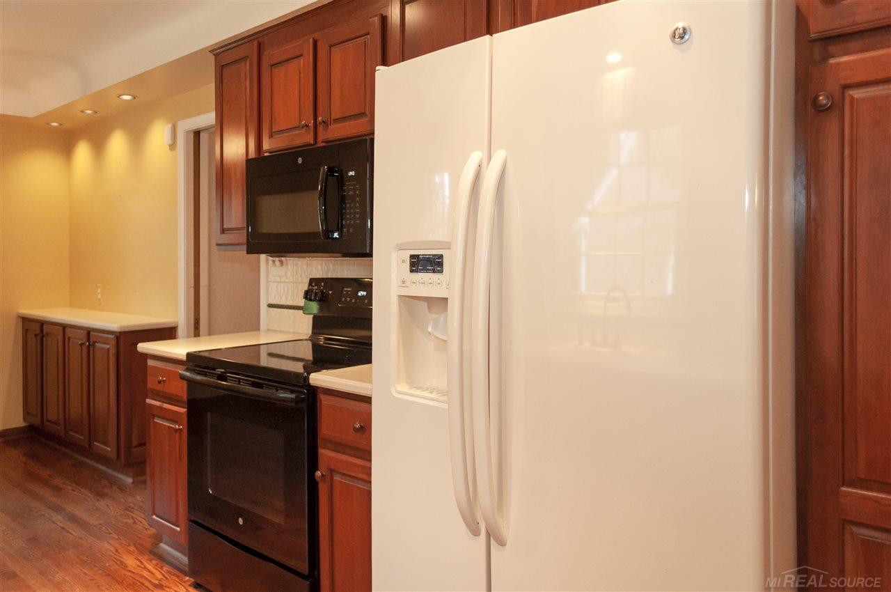 311 Lothrop Road Grosse Pointe, MI 48236 - Photo 15 of 41 50023070-14.JPG
