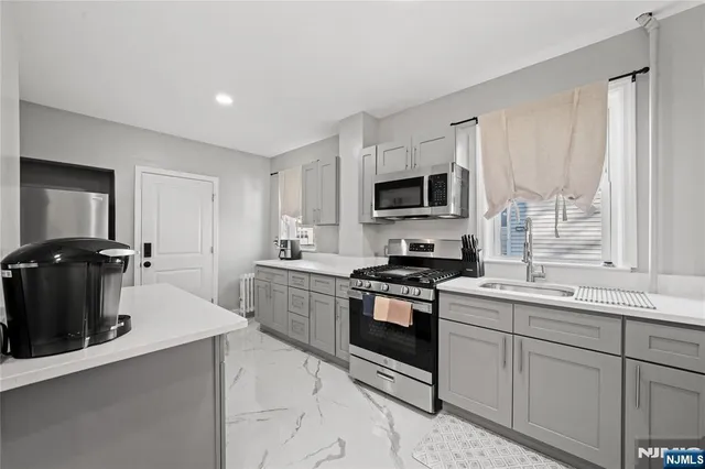 $859,000 | 20 East 31st Street, Bayonne, NJ 07002