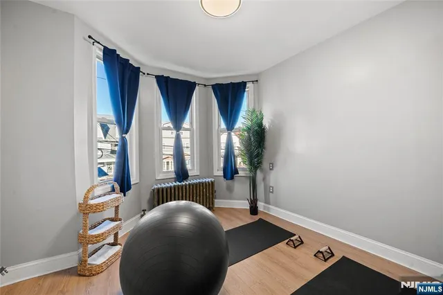 $859,000 | 20 East 31st Street, Bayonne, NJ 07002