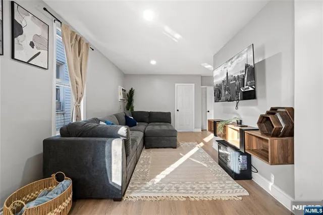 $859,000 | 20 East 31st Street, Bayonne, NJ 07002