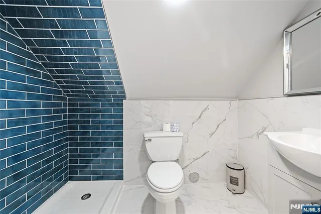 $859,000 | 20 East 31st Street, Bayonne, NJ 07002