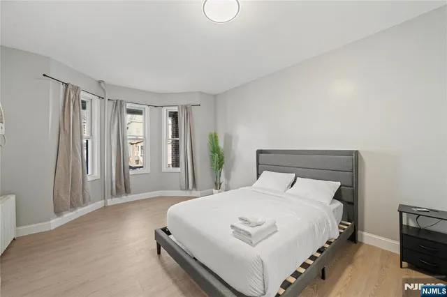 $859,000 | 20 East 31st Street, Bayonne, NJ 07002