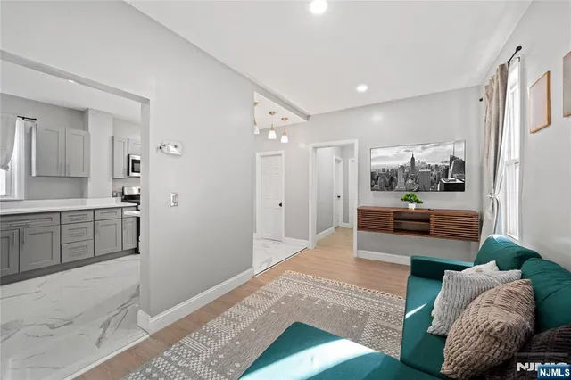 $859,000 | 20 East 31st Street, Bayonne, NJ 07002