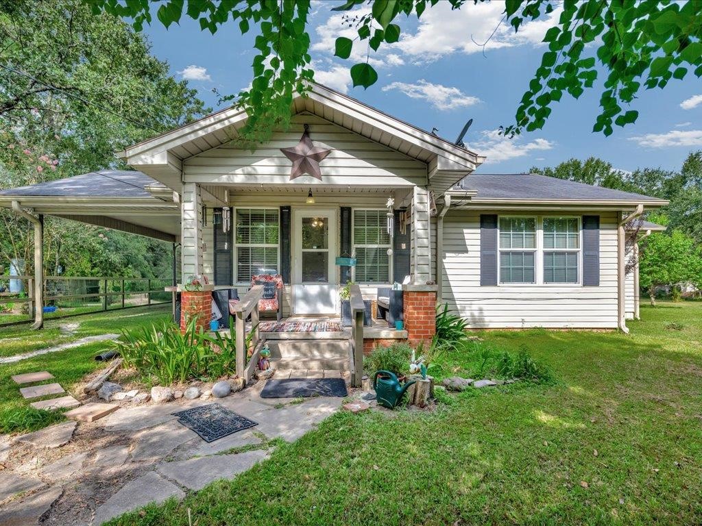 635 Oscar Berry Road Hudson, TX 75904 - Photo 1 of 43