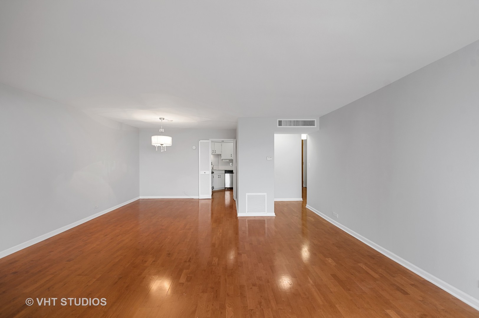 6033 North Sheridan Road, Unit 24H Chicago, IL 60660 - Photo 3 of 20