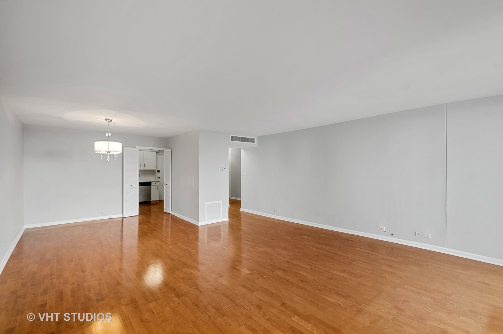 6033 North Sheridan Road, Unit 24H Chicago, IL 60660 - Photo 4 of 20