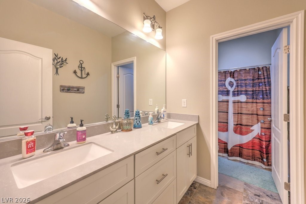 1593 Valley Home Court Logandale, NV 89021 - Photo 30 of 57 Separate full bathroom.